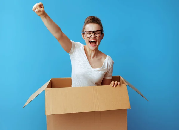 Excited Young Woman White Shirt Pops Out Cardboard Box Isolated — Stock Photo, Image