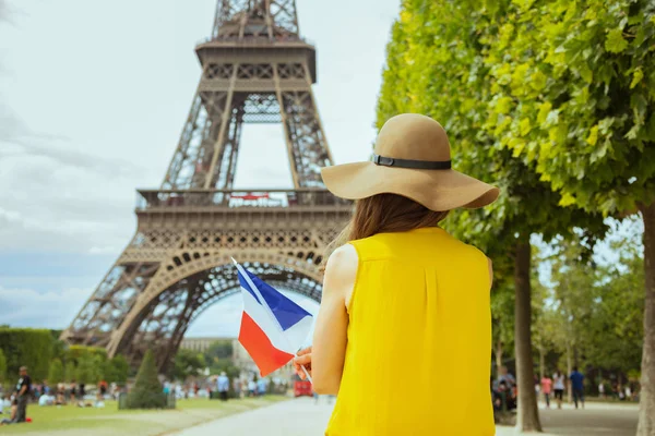 Seen Trendy Solo Traveller Woman Yellow Blouse Hat French Flag — Stock Photo, Image