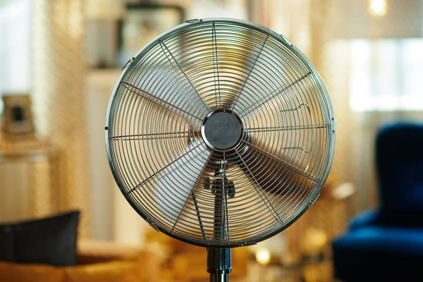 Close-up op elektrische staande ventilator — Stockfoto