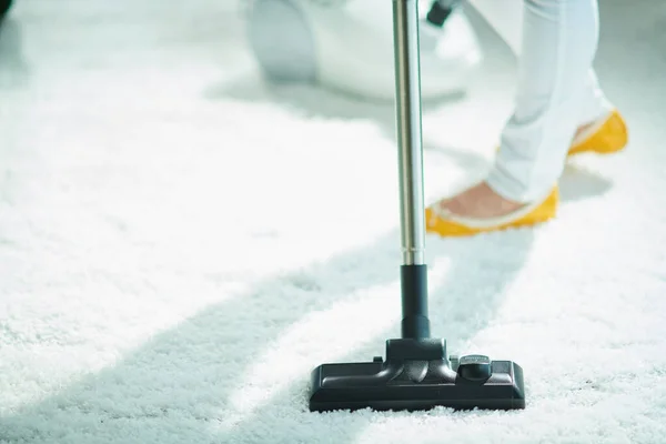 Closeup Woman House Sunny Day Vacuuming White Fluffy Carpet — Stock Photo, Image