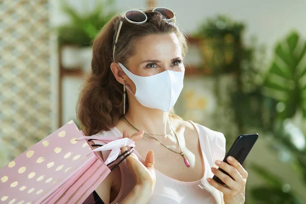 Vida Durante Pandemia Coronavírus Mulher Moda Comprador Blusa Rosa Com — Fotografia de Stock
