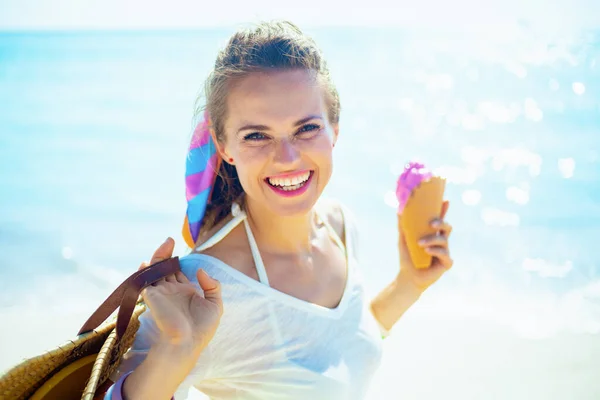 Portrait Smiling Trendy Woman White Shirt Beach Straw Bag Holding — Stock Photo, Image