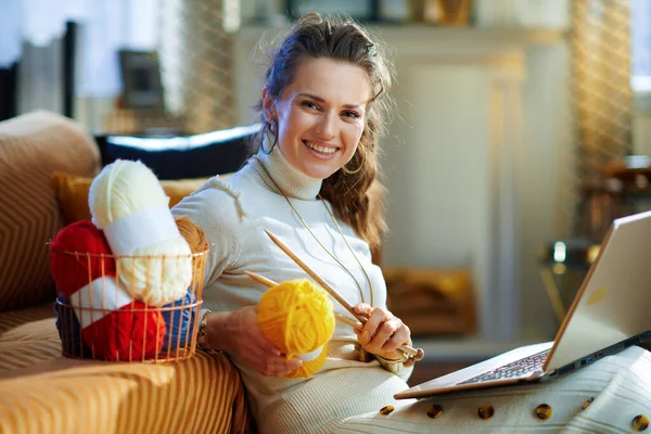 Smiling Modern Years Old Woman White Sweater Skirt Basket Knitting — Stock Photo, Image