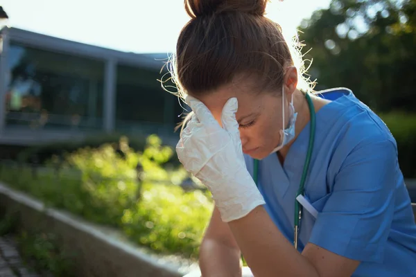 Coronavirus Pandemic Stressed Modern Medical Practitioner Woman Uniform Stethoscope Medical — Stock Photo, Image