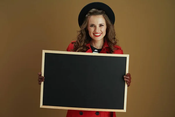 Hola Noviembre Sonriente Elegante Ama Casa Mediana Edad Abrigo Rojo —  Fotos de Stock