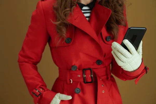 Life Coronavirus Pandemic Closeup Female Red Coat Sending Text Message — Stock Photo, Image