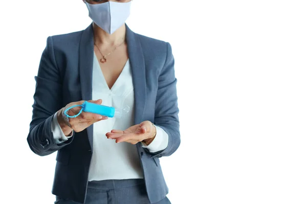 Covid Salgını Sırasında Gri Takım Elbiseli Tıbbi Maskeli Antibakteriyel Bir — Stok fotoğraf