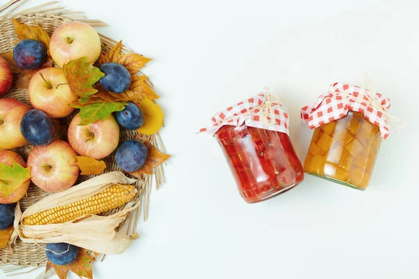 Olá Outubro Outono Flat Lay Com Folhas Ameixas Maçãs Alimentos — Fotografia de Stock