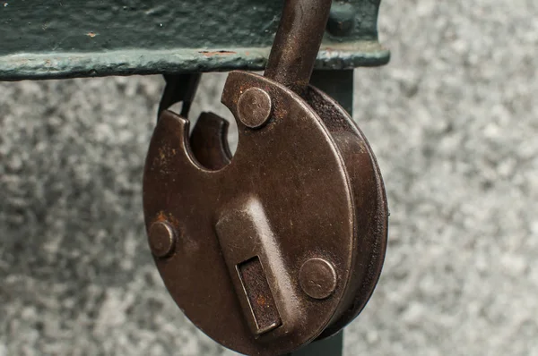 레트로 잠긴된 자물쇠 촬영에 — 스톡 사진