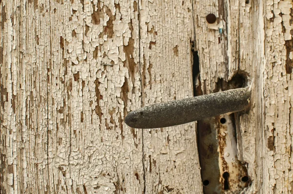 Stare Retro Nieczysty Opuszczony Vintage Drewniane Drzwi Peeling Farby Przestarzałe — Zdjęcie stockowe