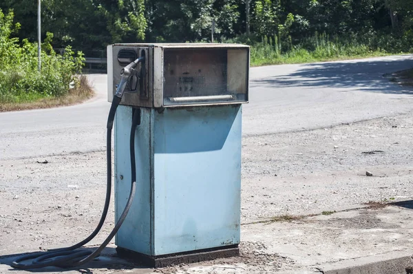 Oude Verlaten Vintage Verouderde Benzinegasdispenser Voormalig Benzinestation — Stockfoto