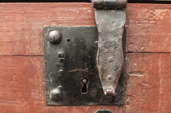 Old Wooden Retro Vintage Chest Iron Latch Lock Closeup — Stock Photo, Image