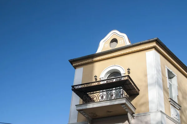 Vecchio Retro Edificio Epoca Facciata Primo Piano Giornata Sole — Foto Stock