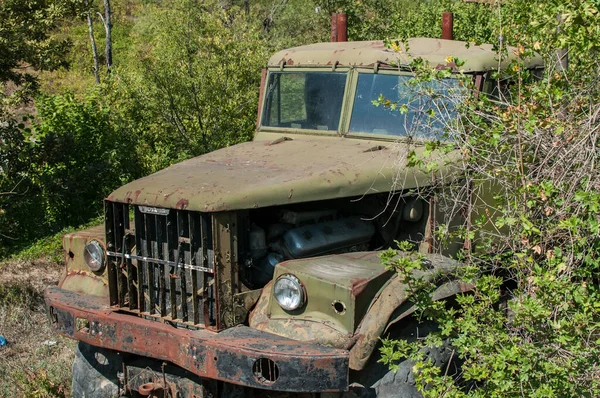 Oude Roestige Sovjet Vintage Zware Grote Vrachtwagen Closeup — Stockfoto