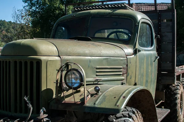 Oude Roestige Sovjet Vintage Zware Grote Vrachtwagen Closeup — Stockfoto