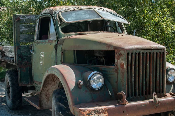 Gamla Rostiga Sovjetiska Vintage Tung Stor Lastbil Närbild — Stockfoto