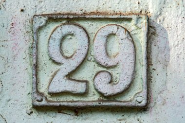 Eski püskü, 29 numaralı dökme demir plaka.