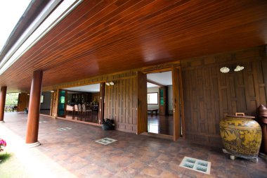 Geleneksel Tay büyük su ejderha deseni ile kavanozlar