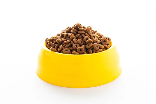 Cuenco Plástico Amarillo Lleno Alimento Seco Para Perros Aislado Sobre — Foto de Stock