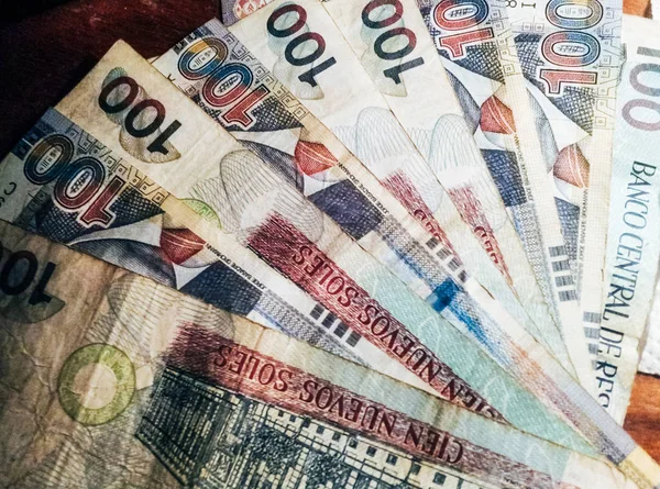 100 nuevos tabanı banknotlar