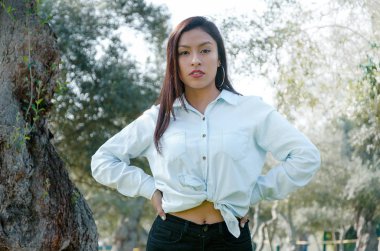 Güzel Sanatlar yumuşak sıcak renkler genç ihale masum genç kız portresi