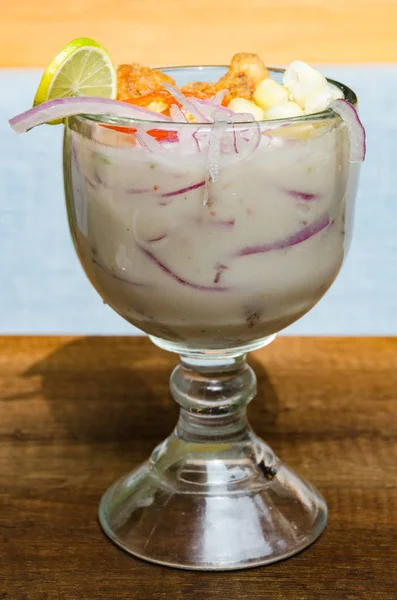 Le lait de tigre, un plat de ceviche péruvien — Photo