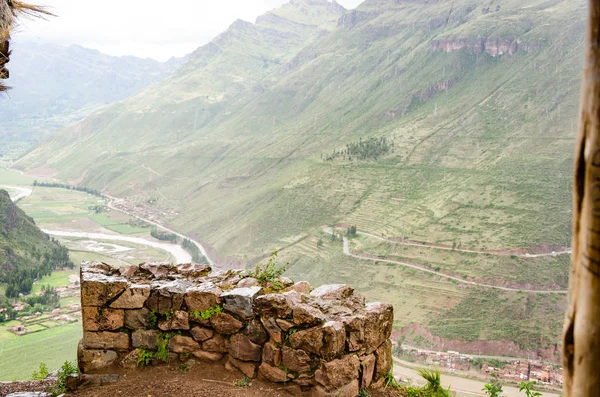 Інків руїни місті Pisac з його терасами полів поблизу міста Куско, Перу — стокове фото