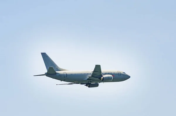 Avião militar arando os céus de Lima - Peru — Fotografia de Stock