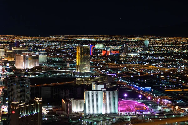 Luchtfoto van Las Vegas Strip in Nevada gezien 's nachts — Stockfoto