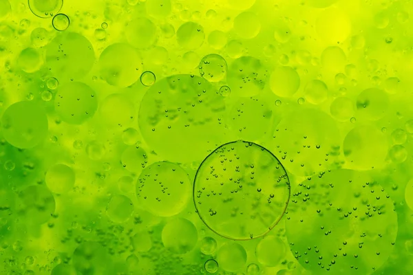 Bright Green Textures Shape Oil Bubbles Water — Stock Photo, Image