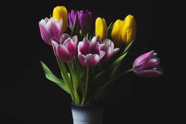 lale buketi sarı ve leylak