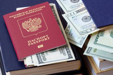 Rus vatandaşı pasaport ve dolar karşı pasaport