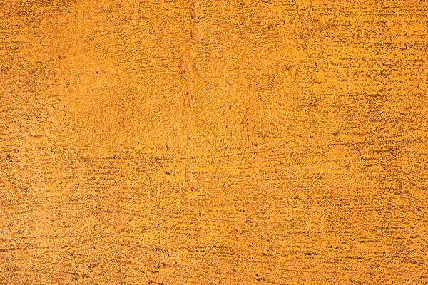 더러운 반점에 밝은 노란색 벽 질감과 균열 콘크리트 — 스톡 사진