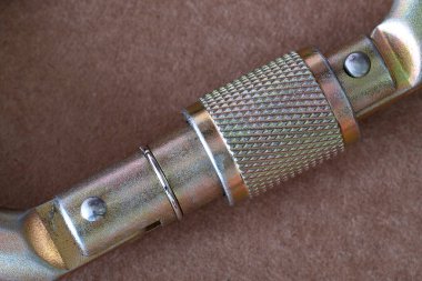 Karabina tırmanma vida bölümü, metal bir parça karabina