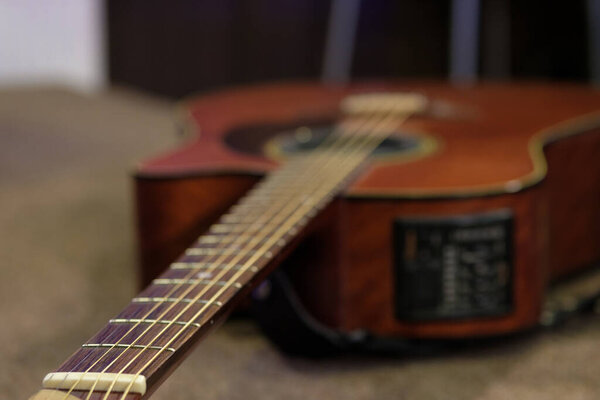 the guitar is on the stage of the concert hall, the musician went on hiatus