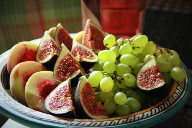 Üzüm, şeftali ve incir