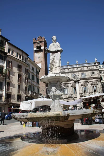 Άγαλμα Της Ιουλιέτας Στη Βερόνα — Φωτογραφία Αρχείου