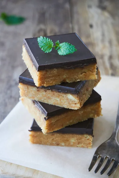  Tanımlama bilgileri, yoğunlaştırılmış süt, tereyağı ve çikolata kek                              