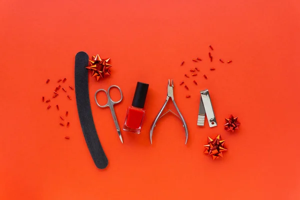 Natal Flat Lay Acessórios Manicure Esmalte Com Decorações Férias Fundo — Fotografia de Stock