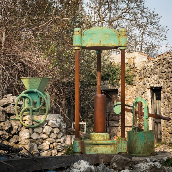 Verschiedene Alte Rostige Alte Landwirtschaftliche Geräte Kroatien Insel Cres — Stockfoto