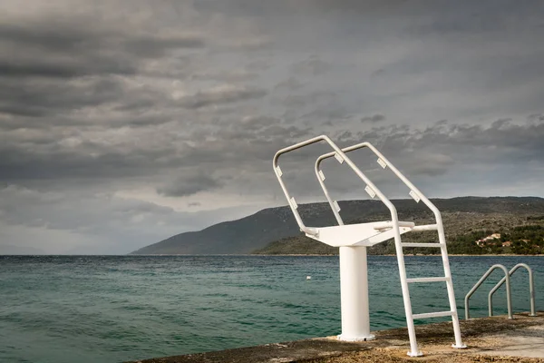 Tangga Putih Papan Selam Pantai Cres Kroasia — Stok Foto