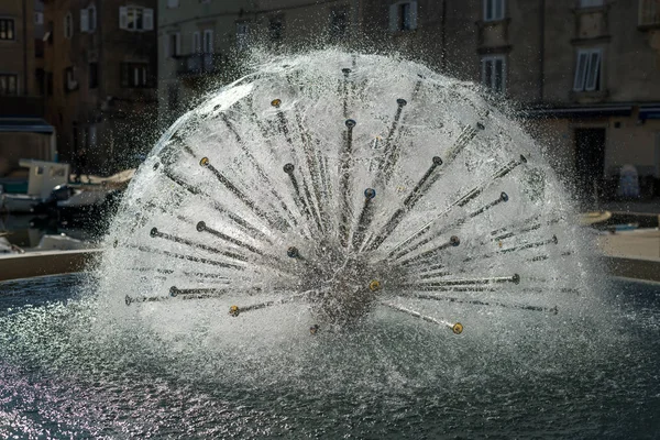 Fontana Cres Croazia Forma Una Sfera Alla Luce Diretta Del — Foto Stock