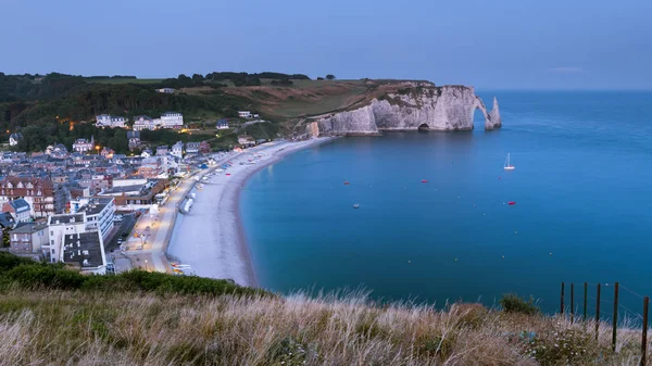 Playa Acantilados Tiza Etretat Normandía Francia Con Arco Natural Porte — Foto de Stock