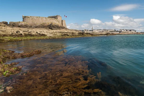 Fuerte Isla Petit Saint Malo Bretaña Francia Marea Baja Día — Foto de Stock