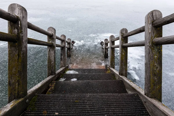 Escadas Madeira Que Levam Lago Congelado Alte Donau Viena Áustria — Fotografia de Stock