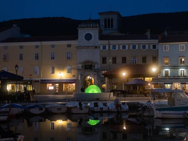 De haven van Cres op een heldere lente nacht — Stockfoto