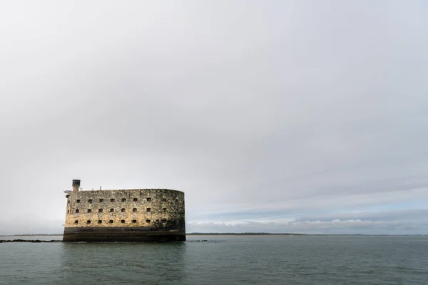 Fortaleza marítima de Napoleón cerca de la costa de La Rochelle — Foto de Stock