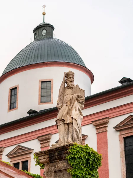 Estatua Frente Basílica Del Nacimiento Virgen María Mariazell Austria — Foto de Stock