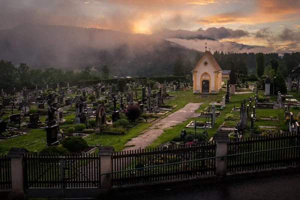 Mariazell Oostenrijk Juni 2020 Begraafplaats Van Mariazell Een Bewolkte Avond — Stockfoto