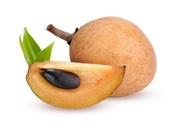 Kamera görüntüsü taze sapodilla meyvesi ve izole bir arka plan.